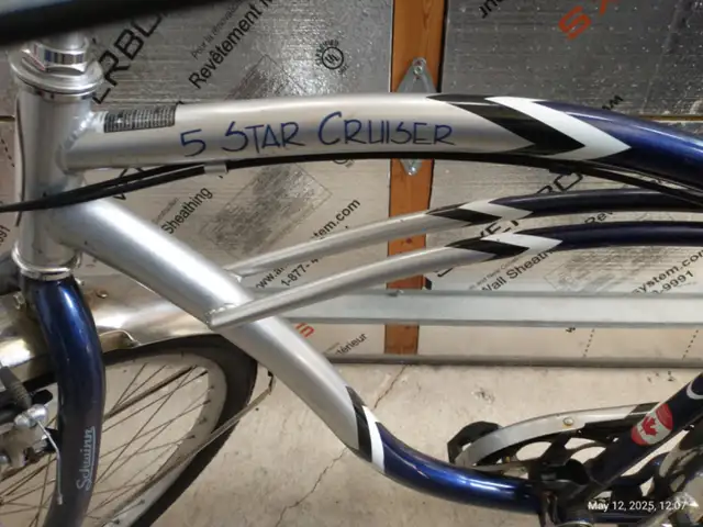 Schwinn 5 Star Cruiser Bike in Cruiser, Commuter & Hybrid in Markham / York Region - Image 3