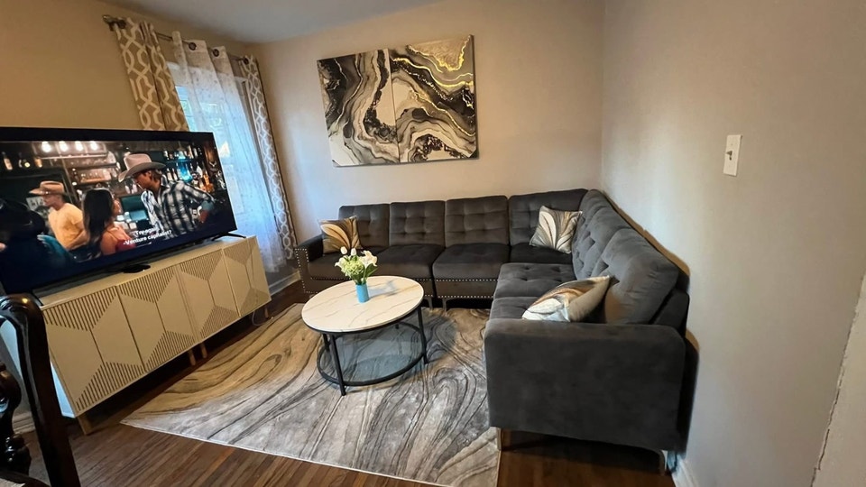 NOV1ST,PRIVATE FURNISHED BEDROOM,in 3-BEDROOM HOUSE APT,all Incl 2