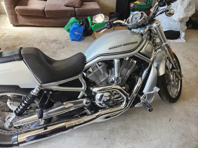 2012 Harley-Davidson V-Rod | 11,000 km | Excellent Condition in Touring in Barrie - Image 2