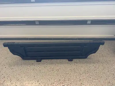 Create dual load zones in your truckbed with this durable, easy-to-use divider. I Constructed of a r...