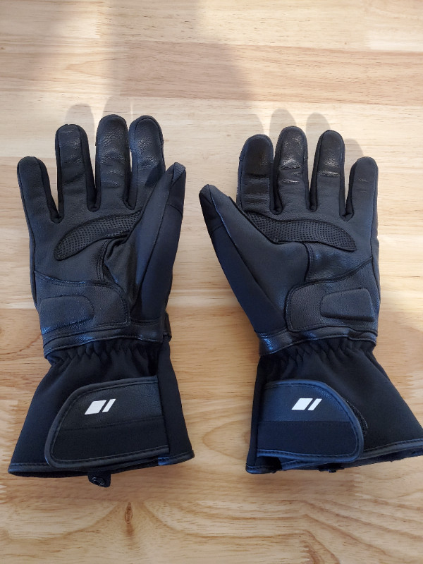 Excellent Condition Joe Rocket cool weather motorcycle gloves. in Motorcycle Parts & Accessories in Winnipeg - Image 2