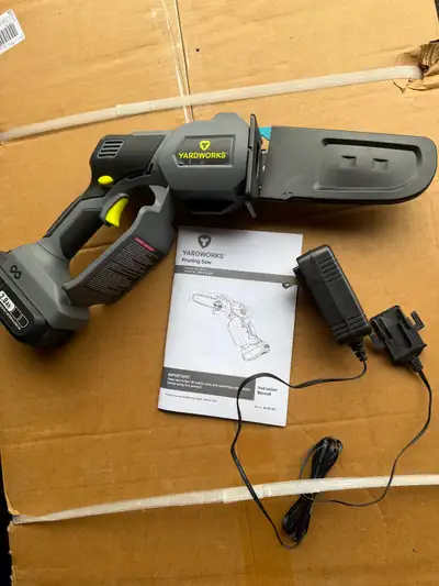 Selling Yardworks hand held saw. Used it only once