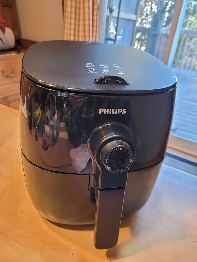 Phillips premium air fryer in Microwaves & Cookers in Belleville - Image 2