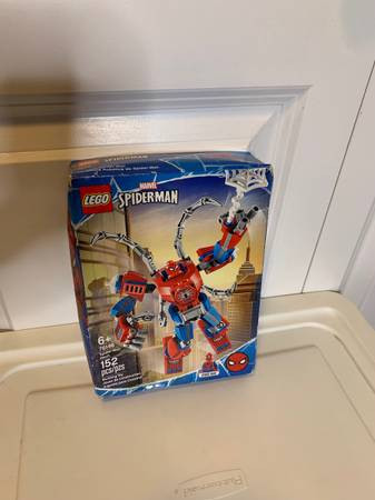LEGO Spider-Man Mech Super Heroes (76146) Building Kit in Toys & Games in Burnaby/New Westminster