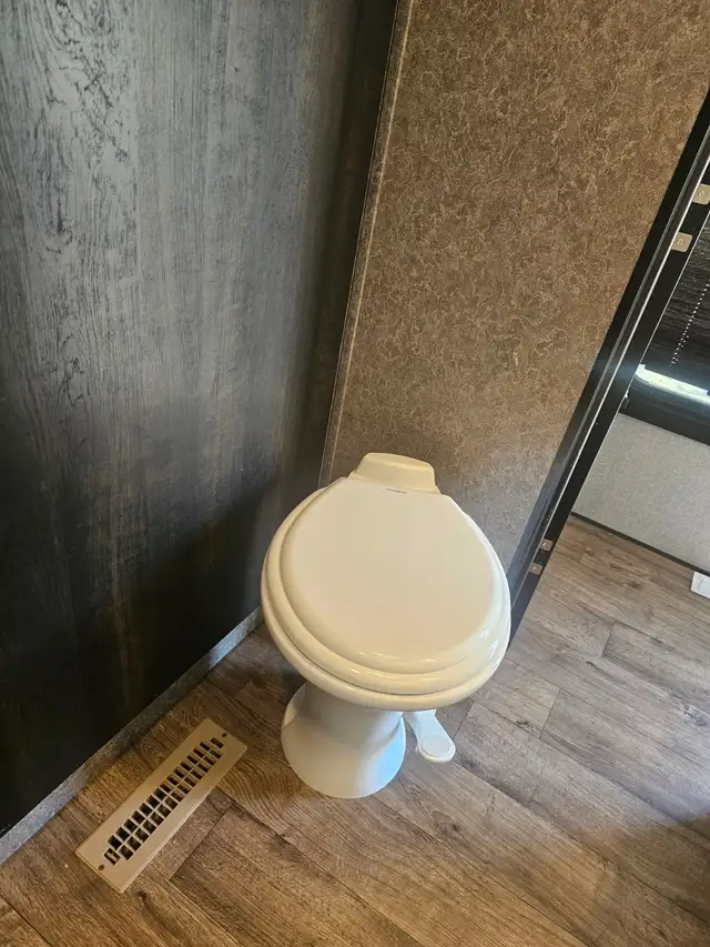 à vendre Fifth Wheel Jayco 2020 35 pieds in Travel Trailers & Campers in Lévis - Image 11