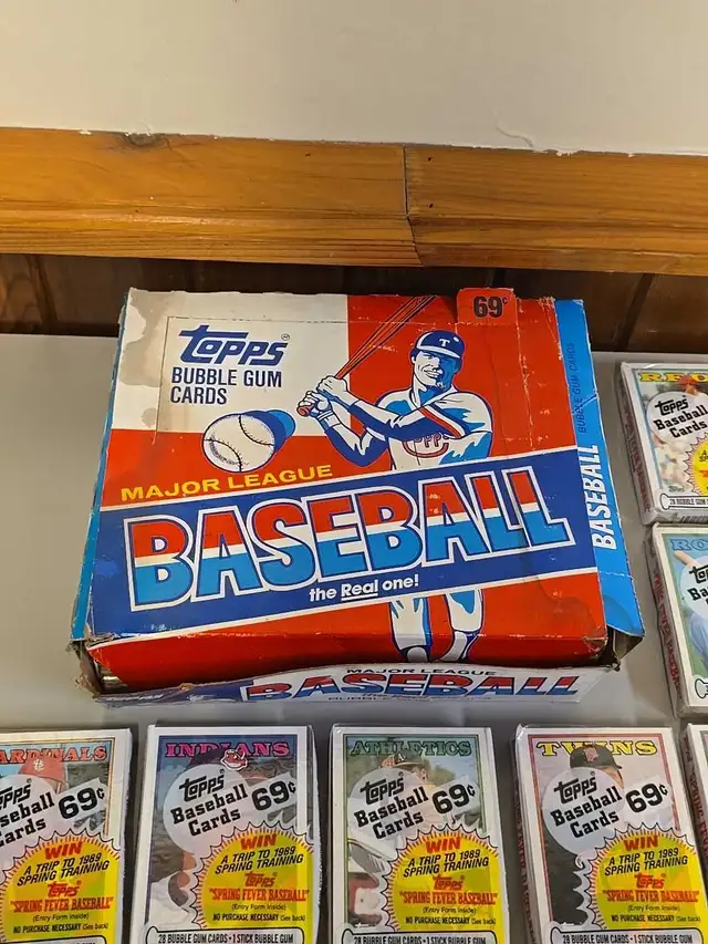 1989 Topps Baseball Cards 69c Factory Sealed Trading Cards  31 P in Baseball & Softball in St. Catharines - Image 5