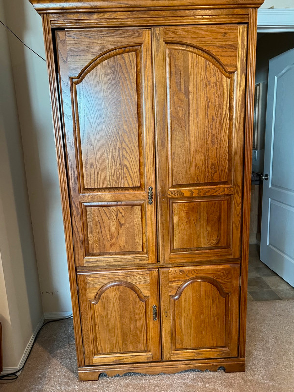 Oak Entertainment Cabinet in TV Tables & Entertainment Units in Edmonton