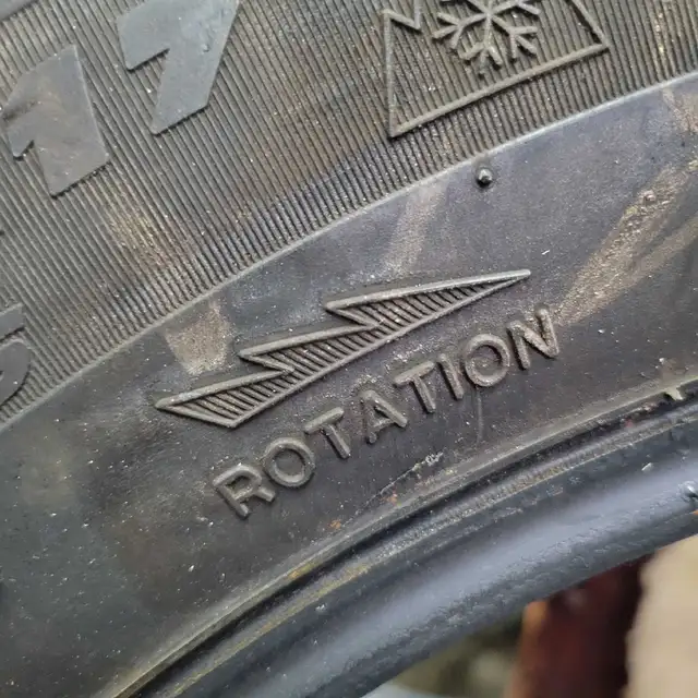 Single Michelin winter tire 225 65R17 in Tires & Rims in Ottawa - Image 4