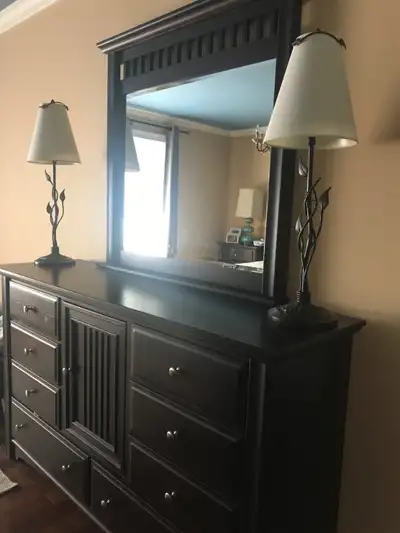 Grande commode et miroir, View more
