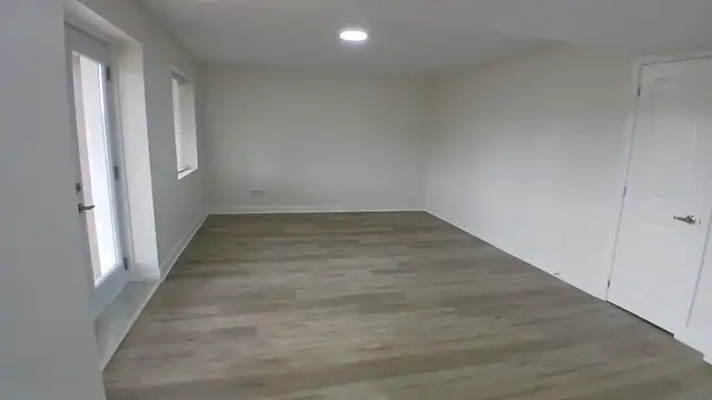 Legal Walkout 2 Bed Basement Appartment for Rent in Waterdown in Long Term Rentals in Hamilton - Image 8