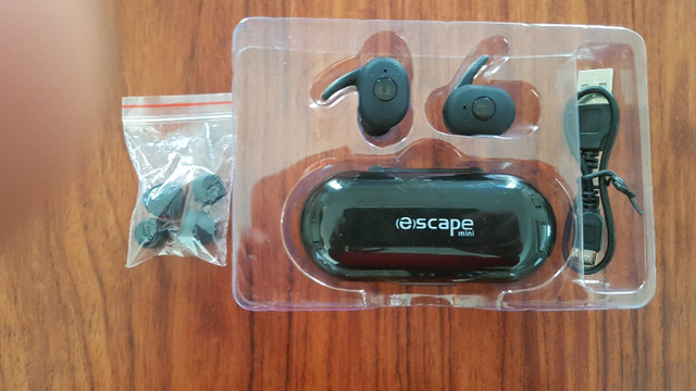 ESCAPE BLUETOOTH EARBUDS MINI HEADPHONES in Headphones in Calgary