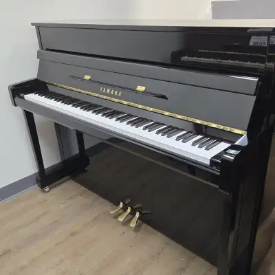 Yamaha B2 Upright Piano The B2 is Yamaha's latest studio-size upright piano. It features a rich and...