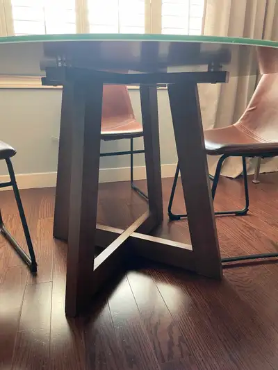 Structube table and 4 Chairs, View more