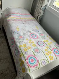 BNWOT Twin quilt/cover