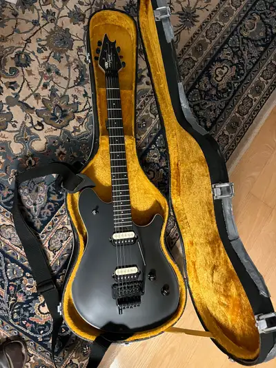 EVH Wolfgang Special Stealth mint With Hard case, View more