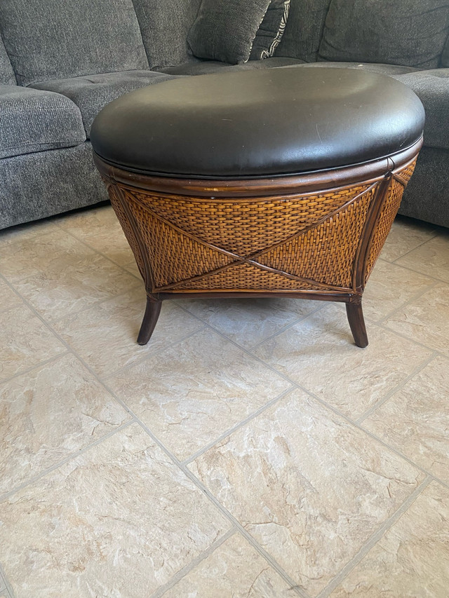 Ottoman coffee table storage  in Coffee Tables in Thunder Bay - Image 2