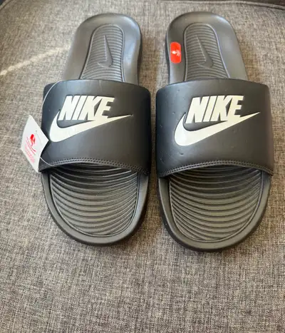 New Mens Nike Sandals Size 15, View more