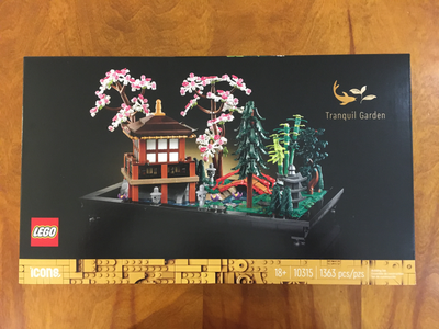LEGO Tranquil Garden 10315 1363 pcs Includes many unique plants. lotus flowers , Gazebo and bridge....