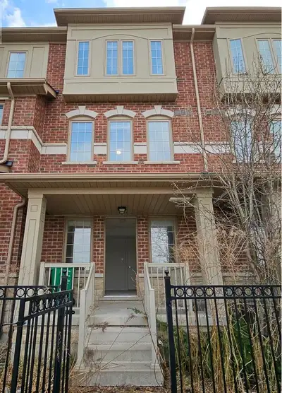 Studio for rent for $1400/m, no parking-Heart Lake, Brampton