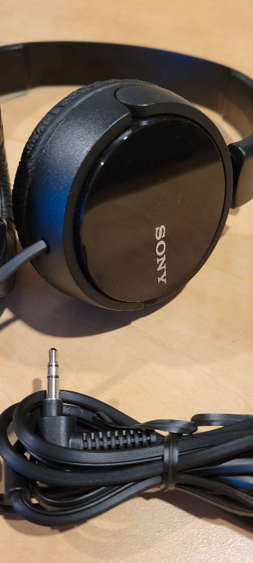 SONY Head Phone in Speakers, Headsets & Mics in Windsor Region - Image 2