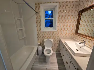 785 Chemin Pintendre, Lévis. Très grand logement 8 ½ à louer (5 chambres ou 4 chambres + 1 bureau) s...