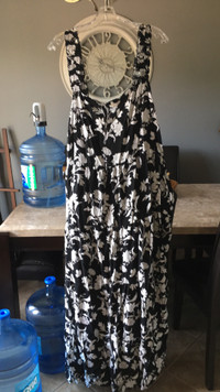 New long dress size 3x with tags 