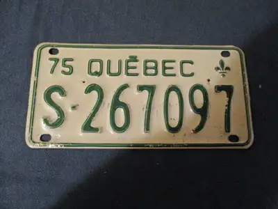 S-267097-VINTAGE 1975 SNOWMOBILE LICENSE PLATE-QUEBEC-RARE!, View more