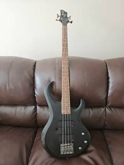 Ibanez BTB200 active bass, View more