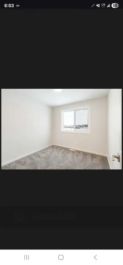 room for rent. Furnished bed and desk. Fast internet