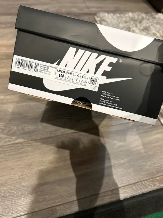 Jordan 1 high 1985 retro black and white in Men's Shoes in Calgary - Image 7