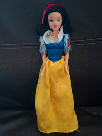 Snow White Disney Doll / Blanche Neige poupée Disney