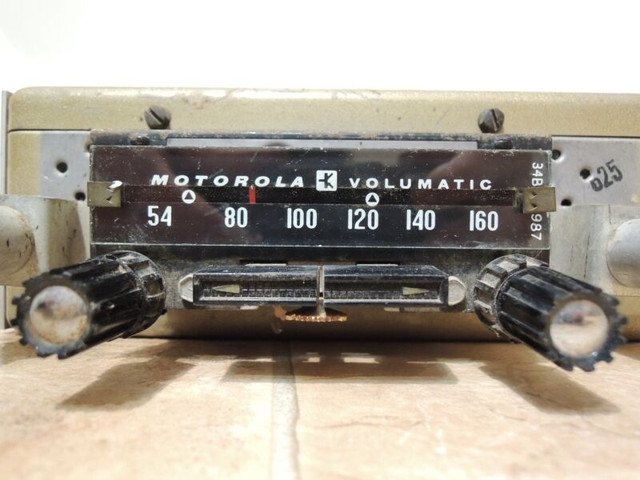 Rare Vintage Late 1950's Motorola Volumatic 6TAS8 in Other in Grande Prairie - Image 2