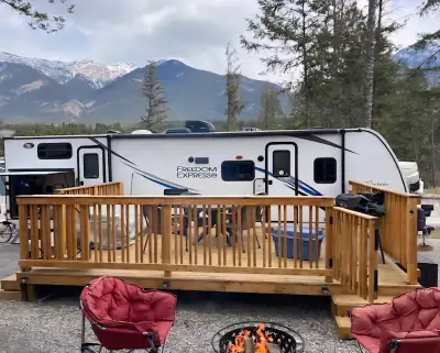 I'm selling our 2020 Coachmen Freedom Express Maple Edition 310 BHDS. The only mileage on this trail...