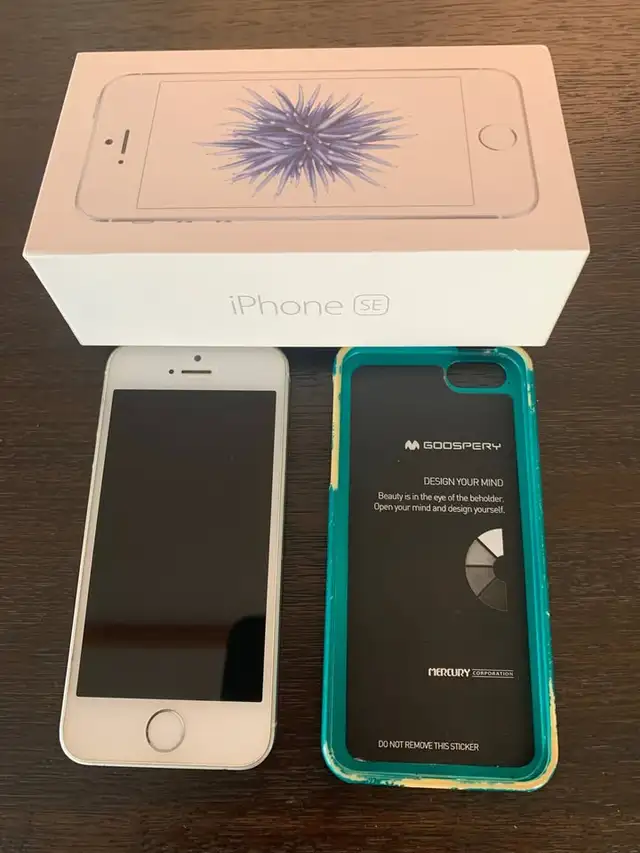iPhone SE in Cell Phones in Vernon - Image 2