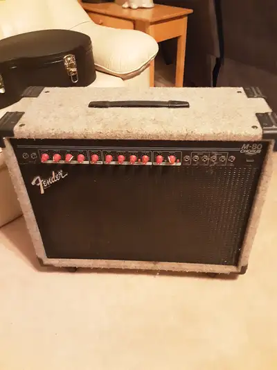 Fender M80 Chorus amp Big sound little price, View more