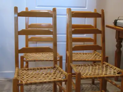 4 chaises en bois léger, fond en babiche, View more