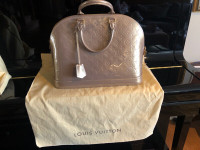 Authentic Louis Vuitton Alma GM Purse Bag in Beige Poudre Color