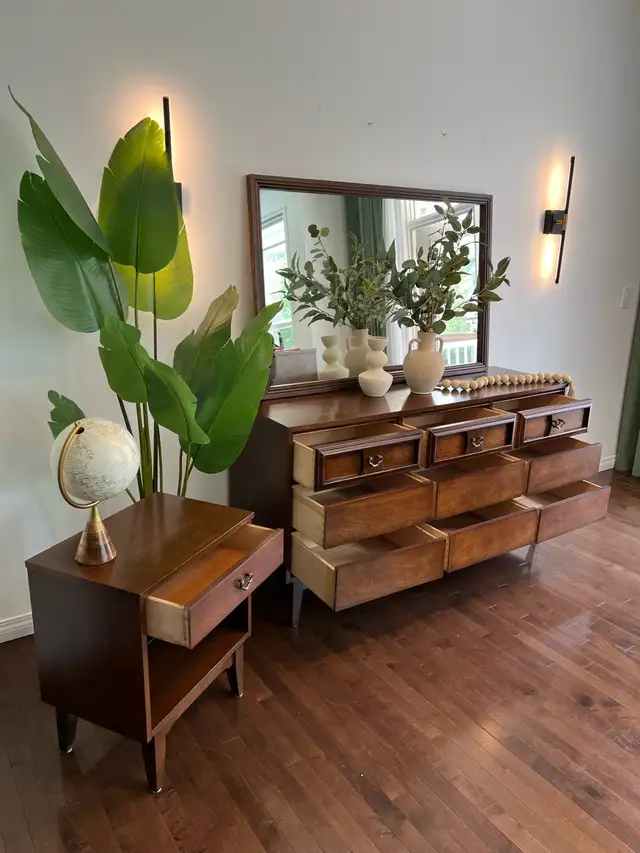 MCM Swedish Walnut Bedroom Set – Dresser, Nightstand & Mirror in Dressers & Wardrobes in Calgary - Image 10