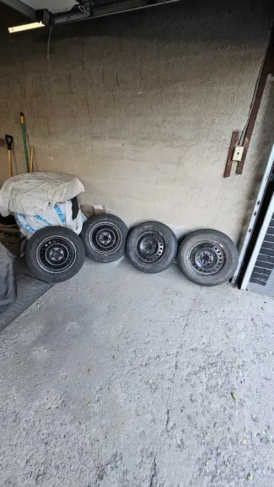 3 Goodyear Ultra Grip, 2 are like new (90% tread), 1 about 70-80% tread. 1 Pirelli Ice Zero, like ne...