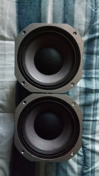 Unused 8" JBL professional midrange drivers in mint condition, 16 ohm's 400 watts each, bought from...
