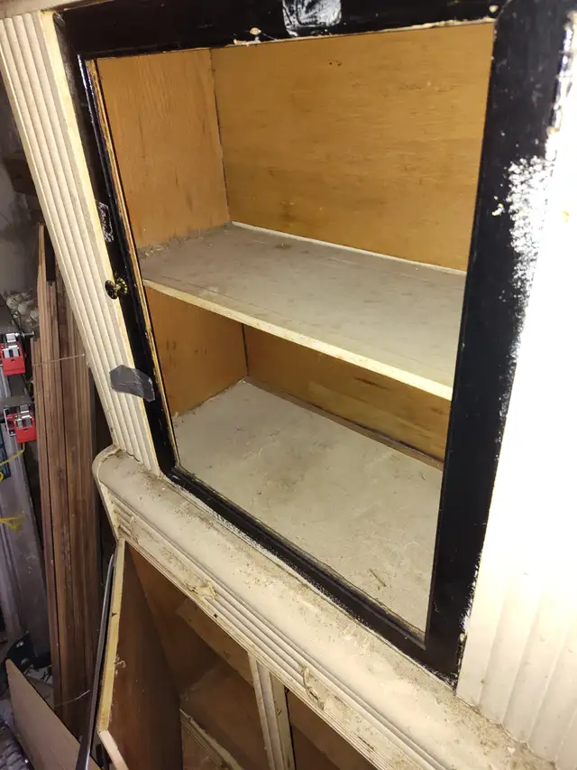 Antique Kitchen Cabinet Hutch Wood White in Hutches & Display Cabinets in City of Toronto - Image 6