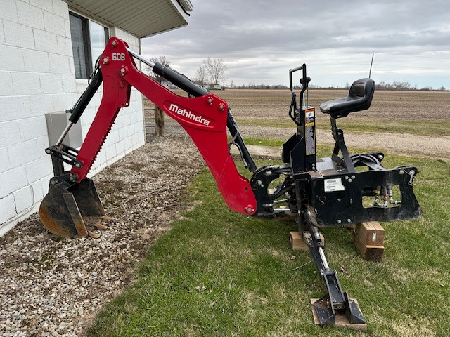 John Deere 450 loader/crawler with backhoe Also Mahindra in Heavy Equipment in Leamington - Image 2