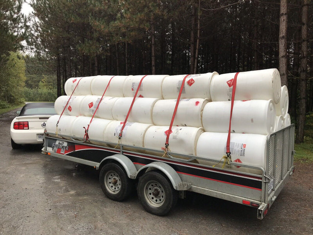 50 barils de 120 litres avec deux bouchons dans Autres équipements commerciaux et industriels  à Victoriaville - Image 2