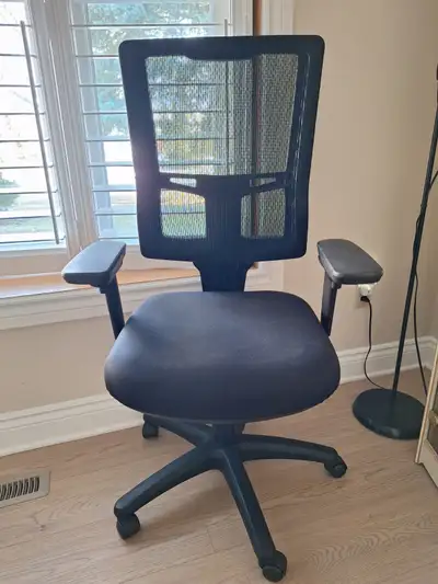 Uline - Ergonomic Mesh Office Chair - Black, View more