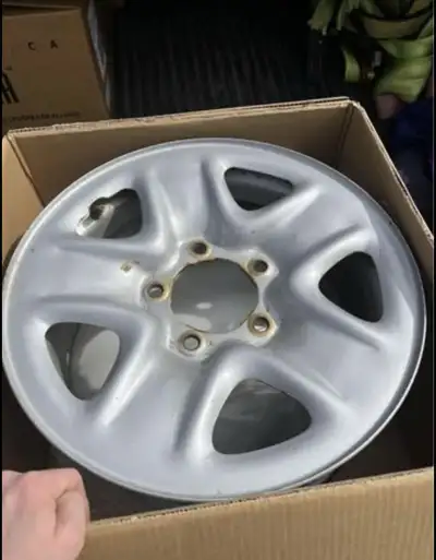 Will fit any of these vehicles 18inch steel wheel Land Cruiser 1998-2024. Land Cruiser Cygnus 1998-2...