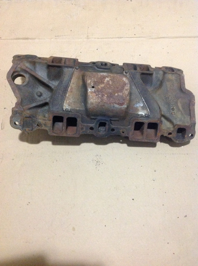 GM intake manifold  in Engine & Engine Parts in Swift Current - Image 3