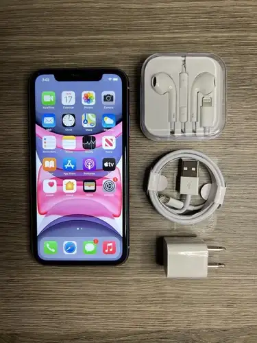 iPhone 11 impeccable avec étui cartes écouteurs , View more