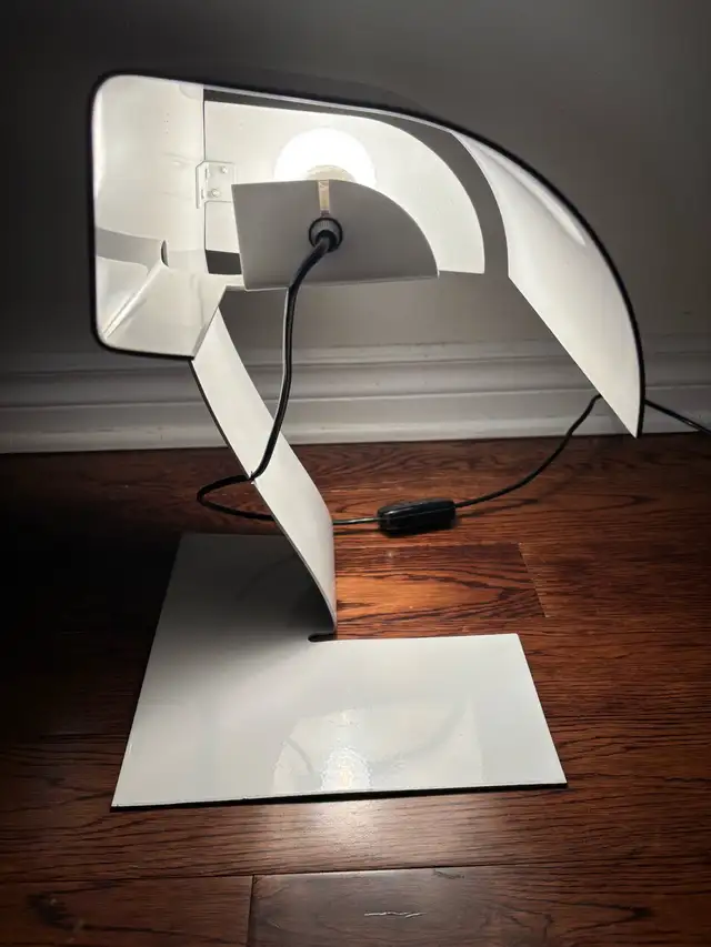 STILNOVO Blitz Table Lamp 1970’s - Italy  in Indoor Lighting & Fans in City of Montréal - Image 5