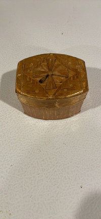 Wood notions box with lid 