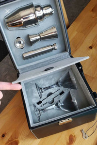 9 piece Martini Kit w/locking case